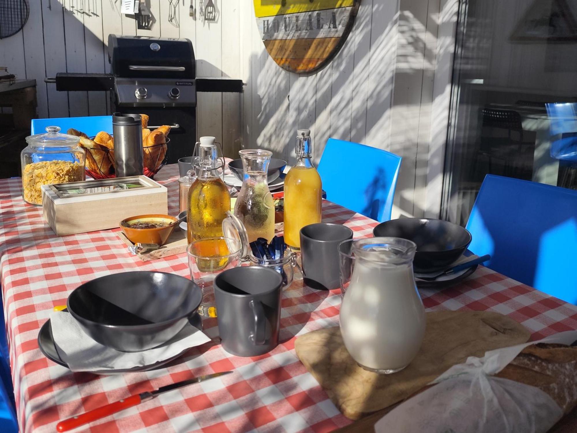 Houlala - Relais D'Etape - Chambres D'Hotes Pont-Eveque Eksteriør bilde