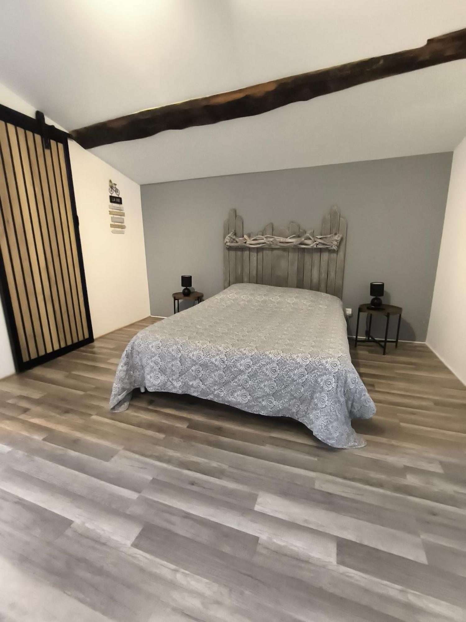 Houlala - Relais D'Etape - Chambres D'Hotes Pont-Eveque Eksteriør bilde
